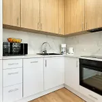 Stylish Apartment With Balcony Near Brzezno Beach By Noclegi Renters