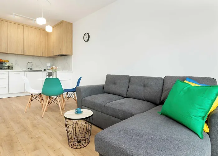 Stylish Apartment With Balcony Near Brzezno Beach By Noclegi Renters